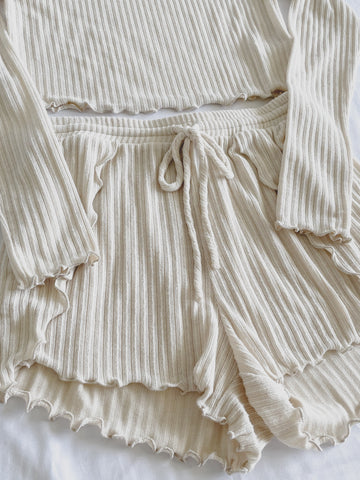Cozy Day In Ivory Set